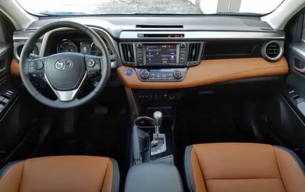 داشبورد و کنسول میانی RAV4 — اهرم گیربکس اتوماتیک