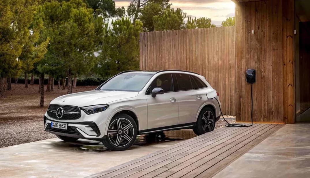مرسدس بنز GLC350e هیبریدی 2025
