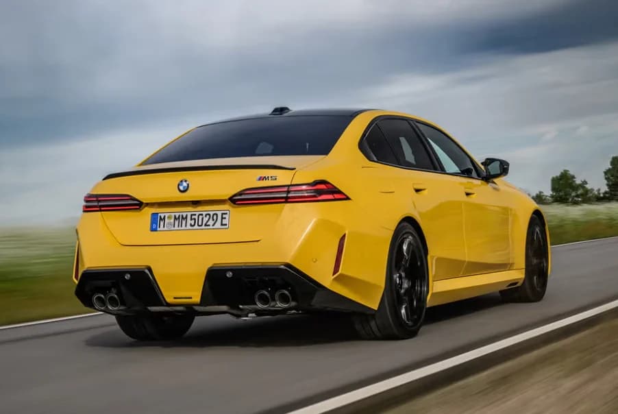 معرفی مدل جدید BMW M5 2025