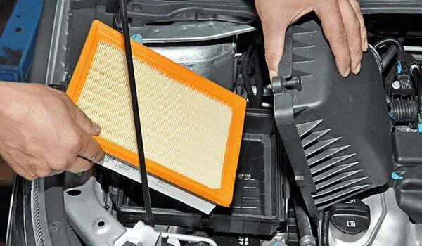 از دیگر علائم تعویض فیلتر هوای خودرو می توان به موارد زیر اشاره داشت: